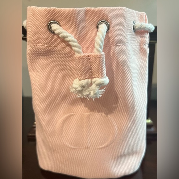 Christian Dior Beaute Light Pink Drawstring Pouch and three Miss Dior Bath Bombs - Picture 2 of 4